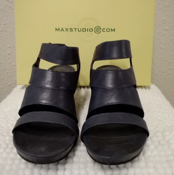 Max Studio navy Manila leather sandals - Picture 7 of 14